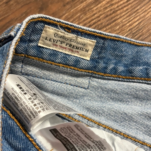 Levi’s Premium 501 original fit button fly distressed jeans - Picture 4 of 7